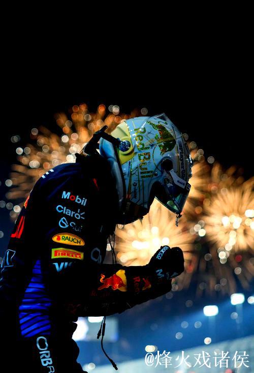 F1卡塔尔站:维斯塔潘摘冠 车手冠军归属仍未定 F1卡塔尔站:维斯塔潘摘冠 车手冠军归属仍未定